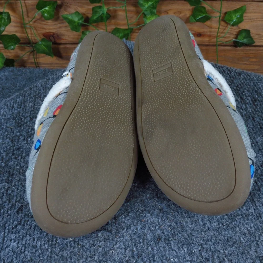 TOMS Tree Lights Kids Slipper Size 4 Holiday Indoor Lounging Gray Textile